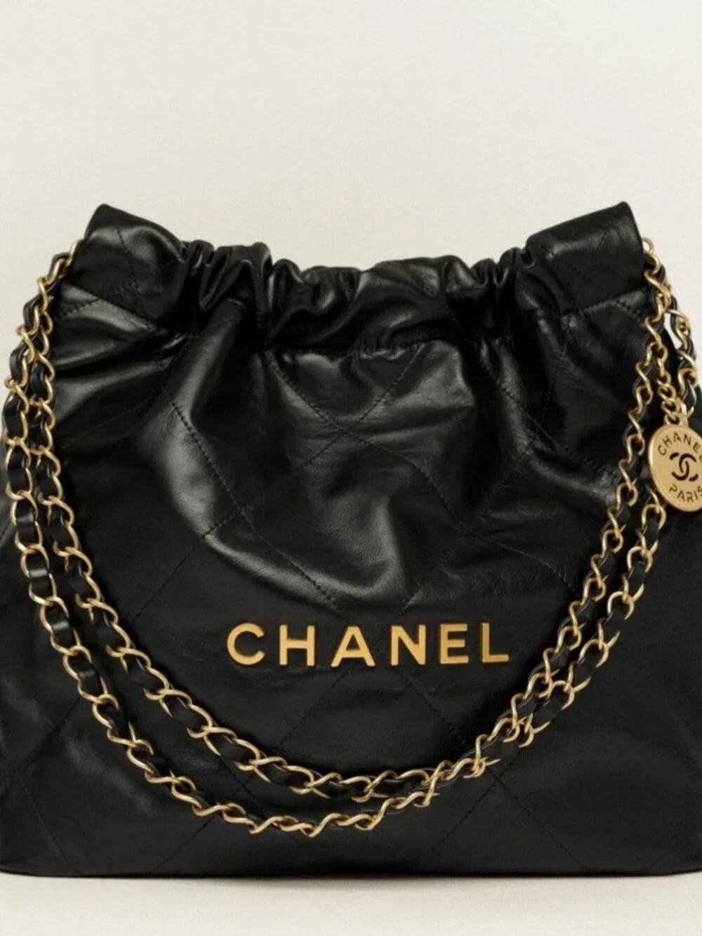 Chanel 22 Small Hobo-Excellent condition